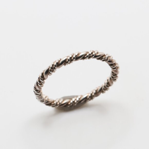 Vintage Sterling Silver Knot Ring - Picture 2 of 7